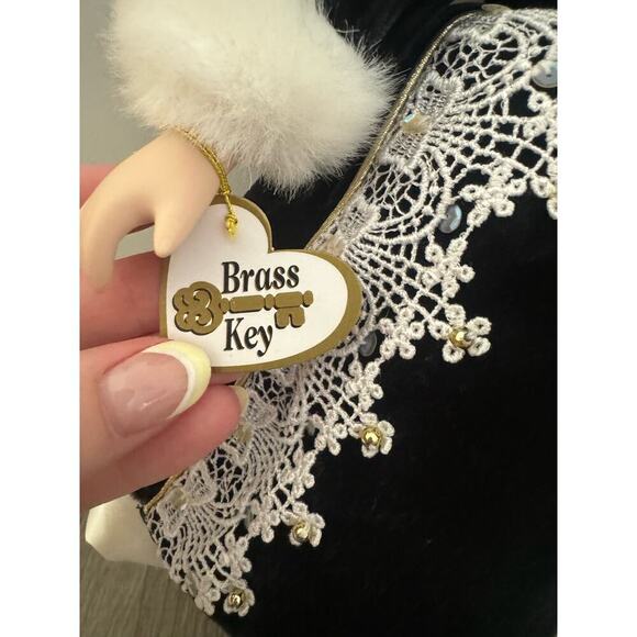 Brass Key Victorian Rose Collection Genuine Porcelain Doll Special Edition 1997 - Picture 7 of 9